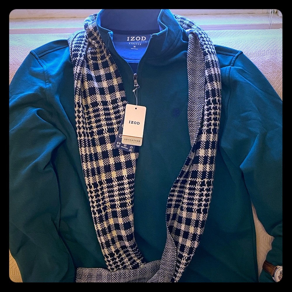 Green IZOD 1/4 zip sweater with inner fleece layer